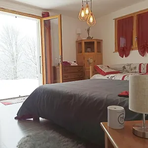 Chambre Dans Chalet Près Des Pistes Et Aux Départs De Randonnées Séjour chez l'habitant